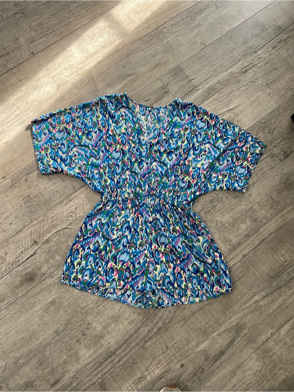 Cupshe Women's Summer Vacay Blue Multi-Color Printed V-Neck Pool/Boat Coverup